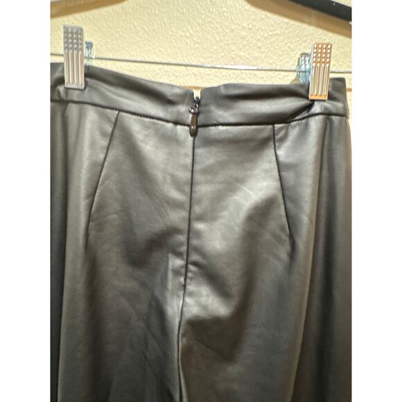 Womens white fox faux leather After party pants size small black new - Picture 4 of 6
